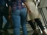 Captured sexy ass on stairs